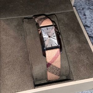 BURBERRY Silver Dial Fabric Ladies Watch